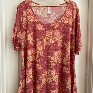 Lu La Roe Tops Style: Perfect T Size: 3XL
